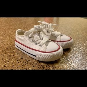 Toddler size 3 converse